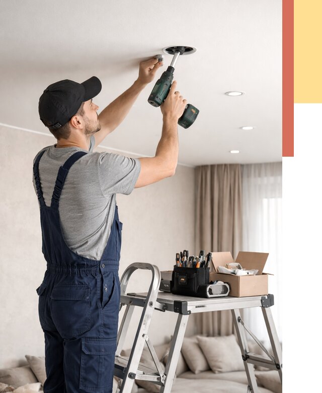 Установка и монтаж точечных светильников в натяжной потолок в Рязани от 1848 руб. | ОТДЕЛОЧНИК-Рзн